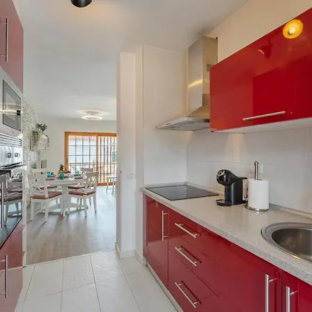 Sea View Bouganvillas With Terrace And Pool Διαμέρισμα